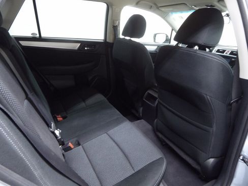 Used 2017 Subaru Outback 2.5i Premium image 29