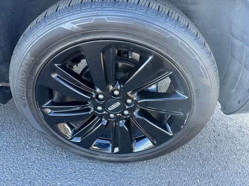 Used 2023 Lincoln Navigator Reserve image 12