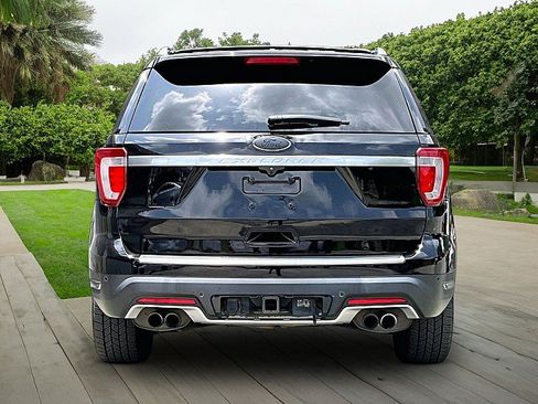 Used 2018 Ford Explorer Platinum AWD/4WD image 3