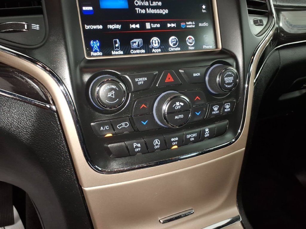 Used 2017 Jeep Grand Cherokee Overland AWD/4WD image 19