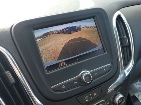 Used 2023 Chevrolet Equinox LT image 16