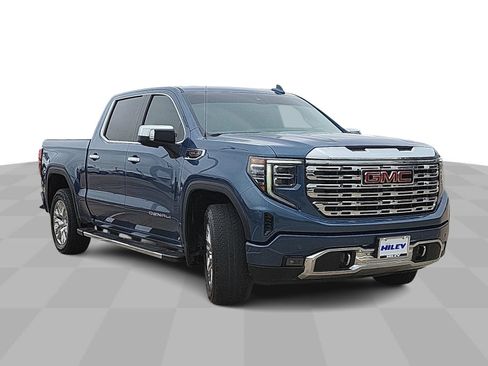 Used 2024 GMC Sierra 1500 Denali w/ Technology Package AWD/4WD image 2