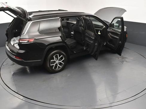 Used 2025 Jeep Grand Cherokee L Limited image 30