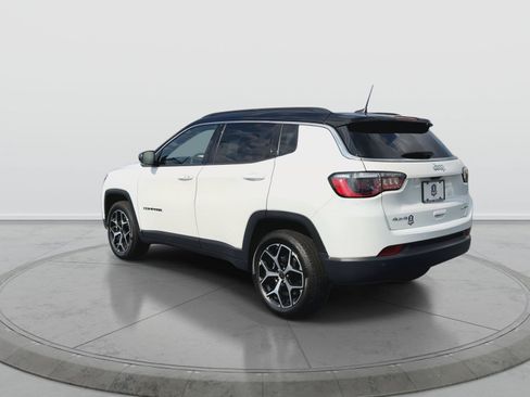 Used 2025 Jeep Compass Limited AWD/4WD image 6