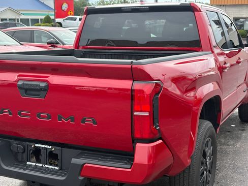 Used 2026 Toyota Tacoma SR5 AWD/4WD image 15