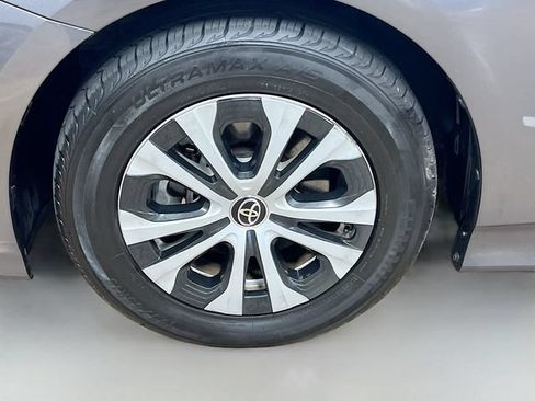 Used 2020 Toyota Prius Prime XLE FWD image 31