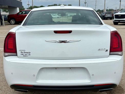 Used 2015 Chrysler 300 S w/ 300S Premium Group AWD/4WD image 4