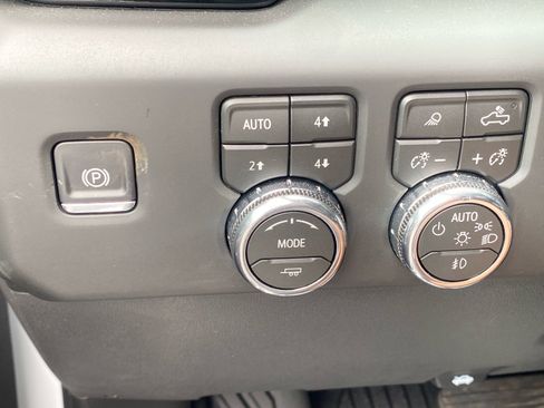 Used 2026 GMC Sierra 1500 AT4 w/ AT4 Premium Package AWD/4WD image 12