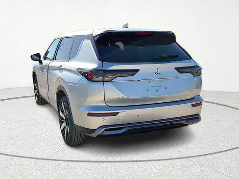 New 2026 Mitsubishi Outlander SE image 5
