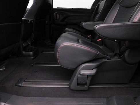 Used 2025 Toyota Sienna XSE image 25