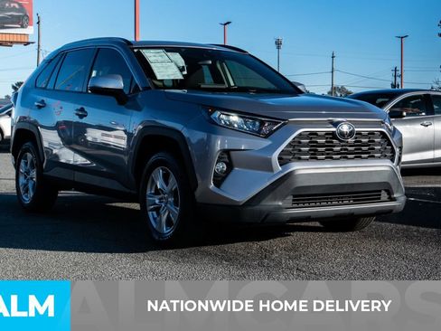 Used 2019 Toyota RAV4 XLE image 5