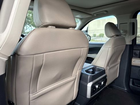 Used 2023 Ford Expedition Limited image 12