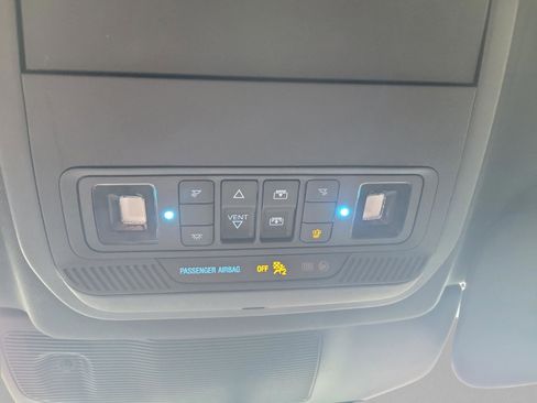 Used 2020 Ford Explorer Platinum w/ Premium Technology Package image 32