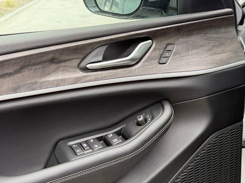 New 2025 Jeep Grand Cherokee Limited image 14