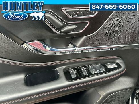 Used 2023 Lincoln Corsair Reserve w/ Jet Appearance Package AWD/4WD image 18