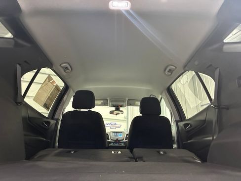 Used 2018 Chevrolet Equinox LT FWD image 38