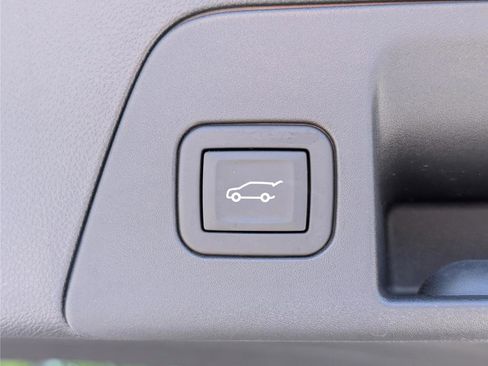 Used 2023 Buick Envision Avenir AWD/4WD image 15