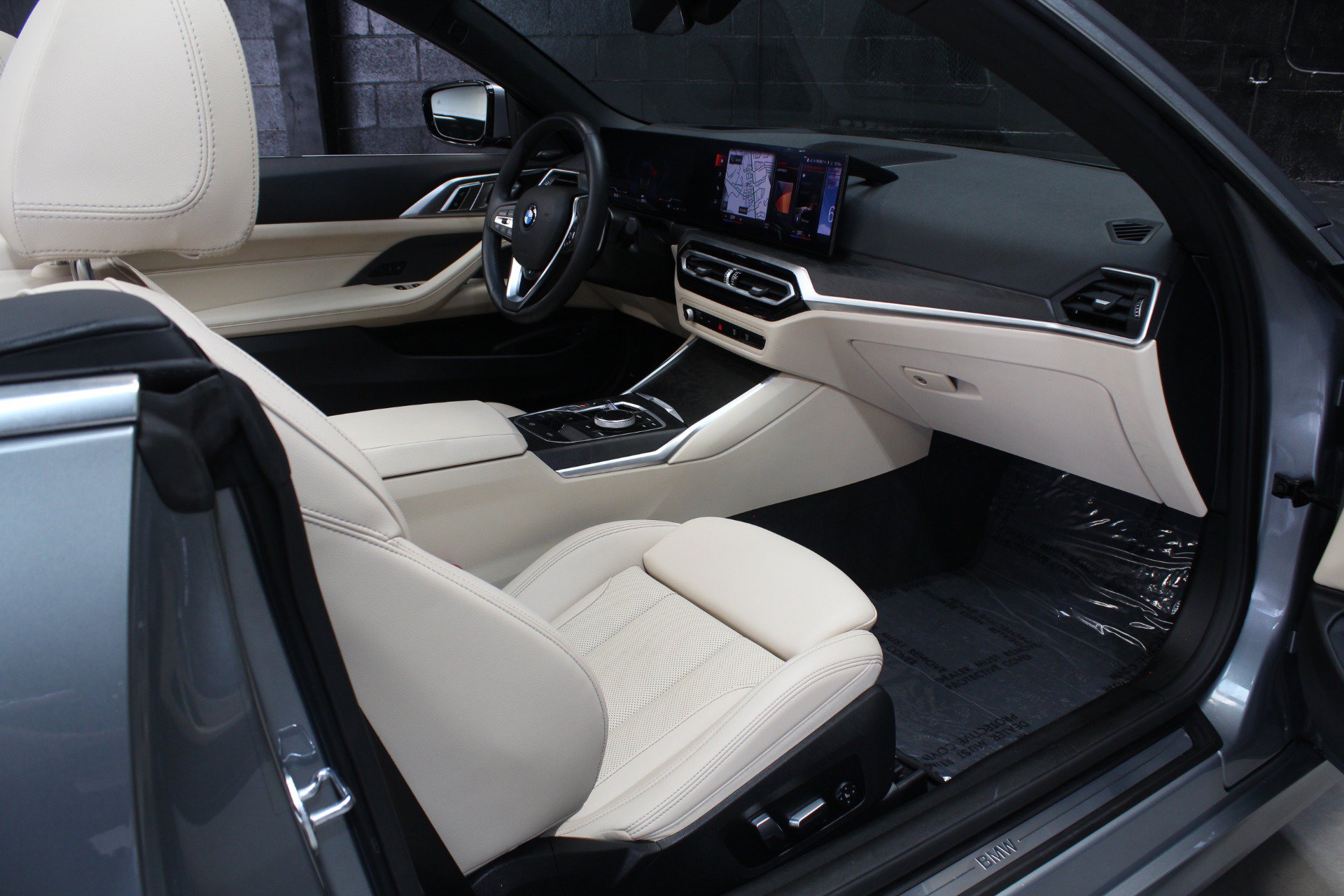 Used 2024 BMW 430i Convertible w/ Premium Package RWD image 41