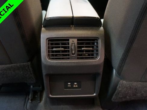 Used 2022 Nissan Rogue SV image 37