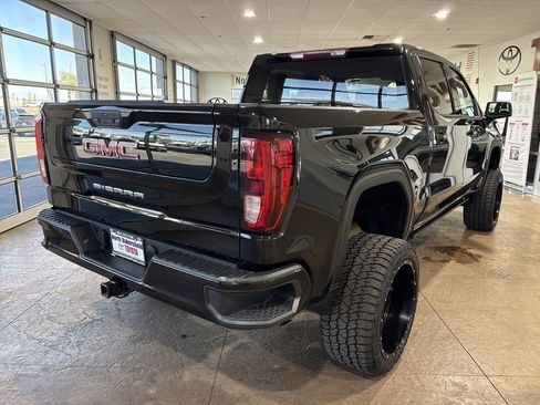Used 2020 GMC Sierra 1500 Elevation w/ Elevation Value Package RWD image 2