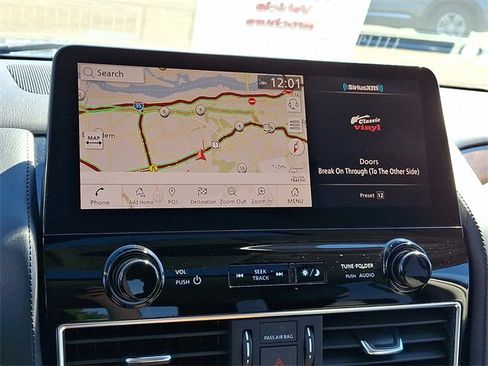 Used 2024 Nissan Armada SL w/ Captain's Chairs Package image 18