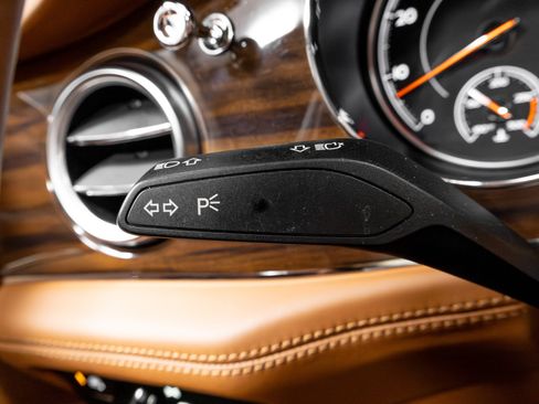 Used 2019 Bentley Bentayga image 53