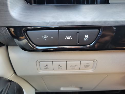 Certified 2024 Kia Carnival EX image 25