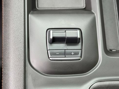 Used 2025 GMC Sierra 1500 Denali w/ Technology Package AWD/4WD image 24