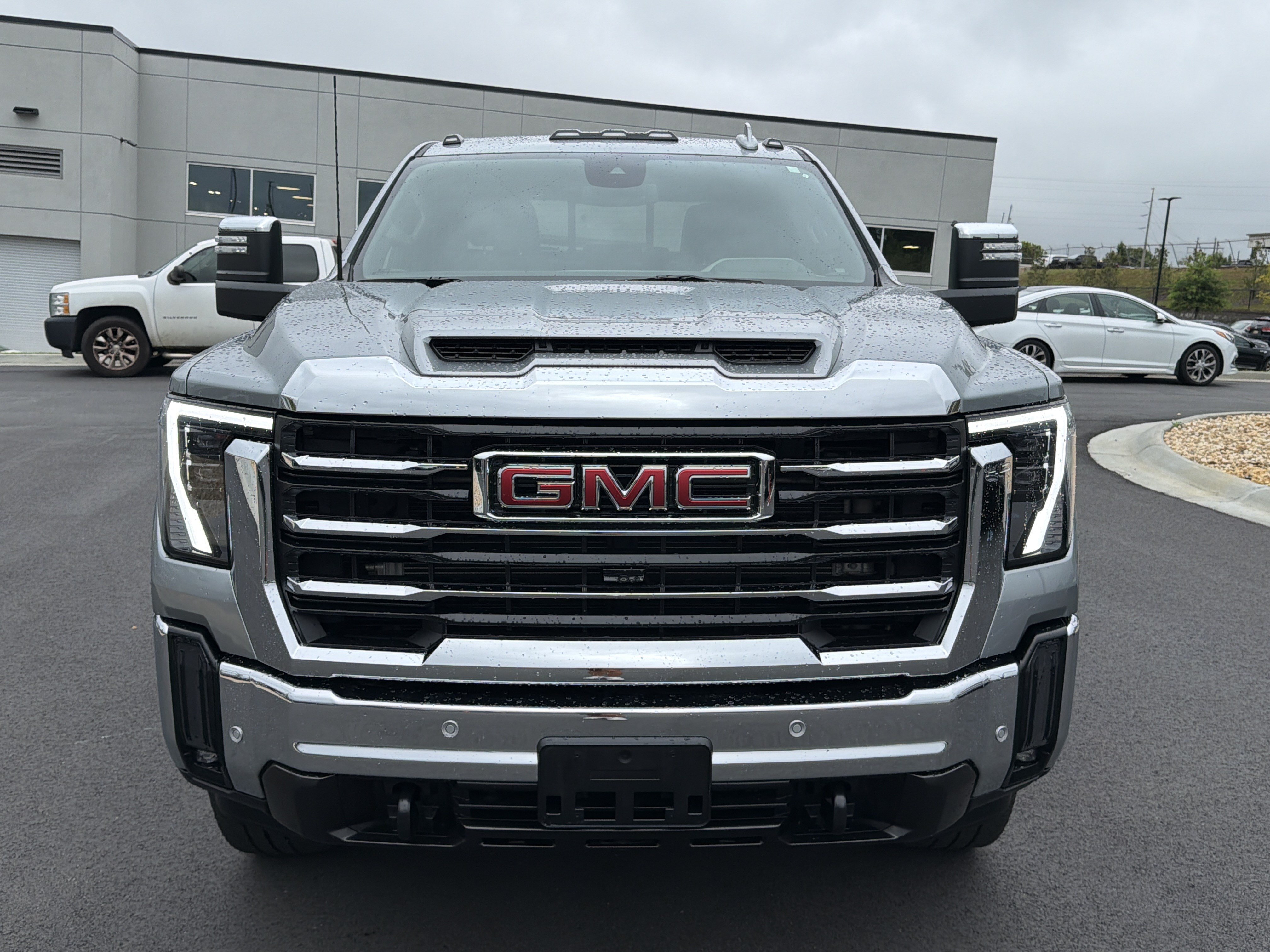 Used 2024 GMC Sierra 2500 SLT w/ SLT Premium Package AWD/4WD image 2