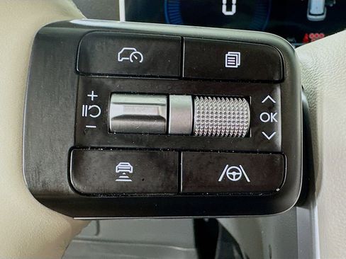 Used 2026 Hyundai Santa Fe SEL FWD image 23