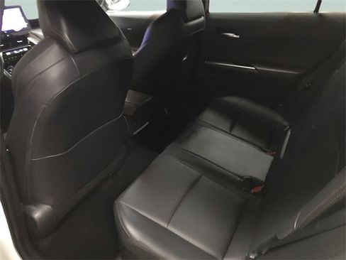 Used 2024 Toyota Venza Limited image 13