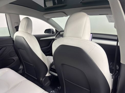 Used 2022 Tesla Model 3 image 36
