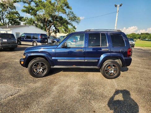 Used 2006 Jeep Liberty Limited AWD/4WD image 9