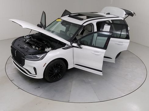 Used 2025 Lincoln Aviator Reserve w/ Equipment Group 201A AWD/4WD image 60