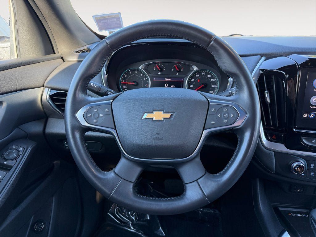 Used 2022 Chevrolet Traverse LT AWD/4WD image 14