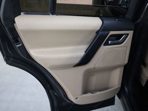 Used 2012 Land Rover LR2 HSE image 16