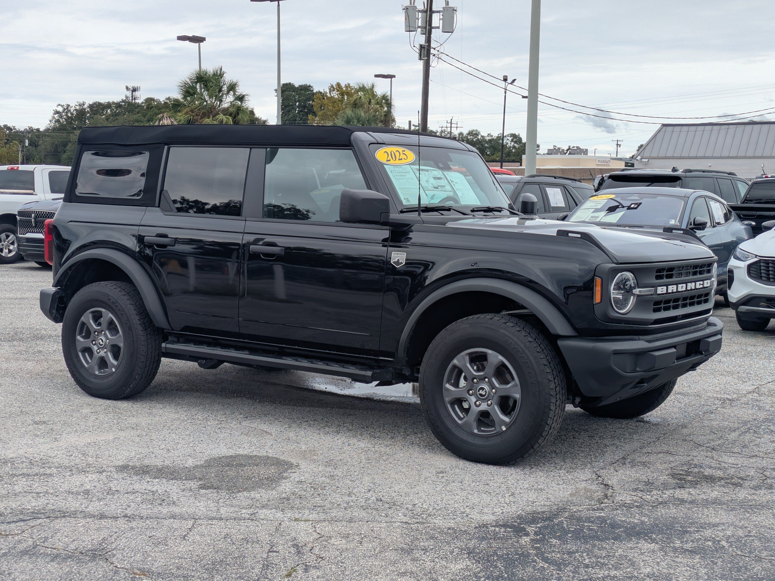Used 2025 Ford Bronco Big Bend AWD/4WD image 2
