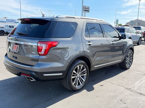 Used 2018 Ford Explorer Platinum AWD/4WD image 3
