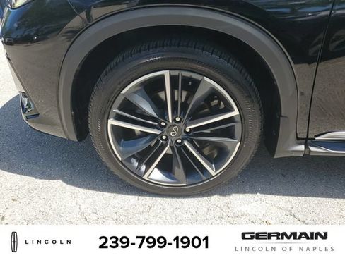 Used 2025 INFINITI QX55 Essential w/ Accent Package AWD/4WD image 12