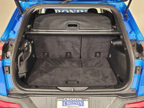 Used 2017 Jeep Cherokee Trailhawk AWD/4WD image 24