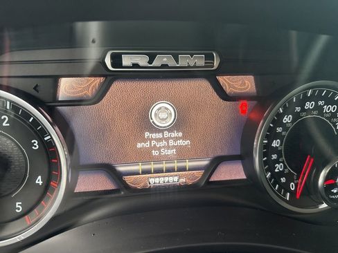 Used 2022 RAM 3500 Laramie AWD/4WD image 8