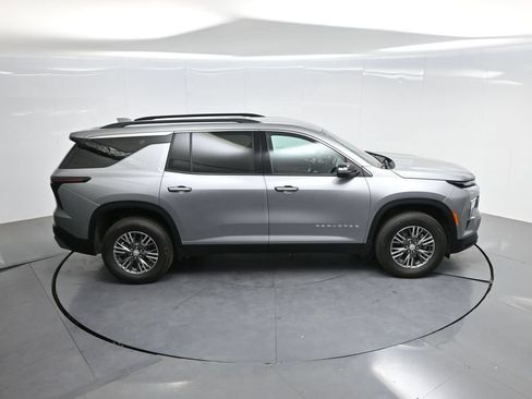 Used 2025 Chevrolet Traverse LT AWD/4WD image 57