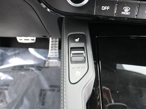 Used 2025 Kia Telluride SX w/ SX Captain's Chair Package image 26