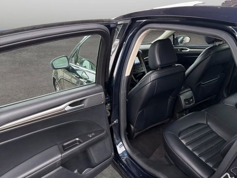 Used 2020 Ford Fusion SEL FWD image 14