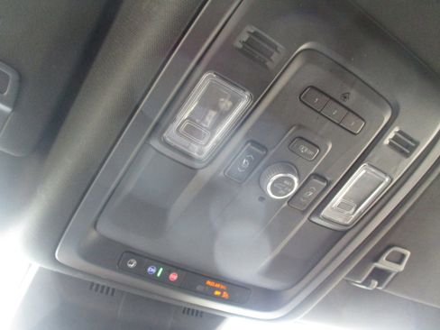 Used 2024 Cadillac Escalade Luxury image 26