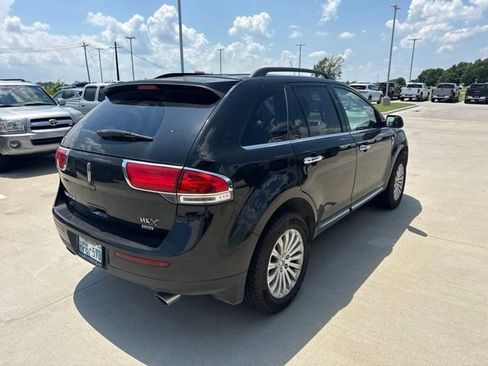 Used 2013 Lincoln MKX AWD w/ Wood Pkg image 3
