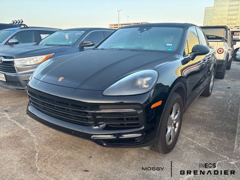 Used 2021 Porsche Cayenne AWD/4WD image 2