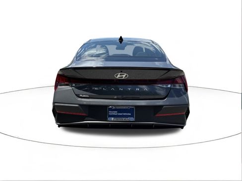 Used 2025 Hyundai Elantra Sport image 4