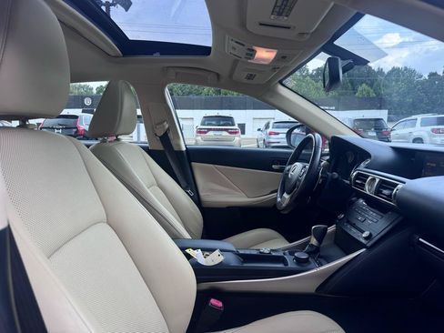 Used 2015 Lexus IS 250 RWD image 11
