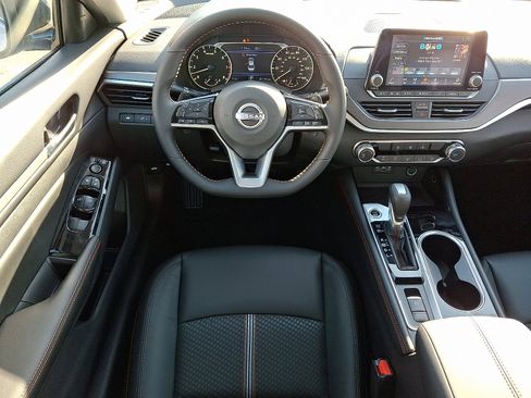 New 2025 Nissan Altima 2.5 SR image 7
